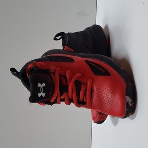 Under Armour Unisex-Kids Basketball Shoe SZ 12K